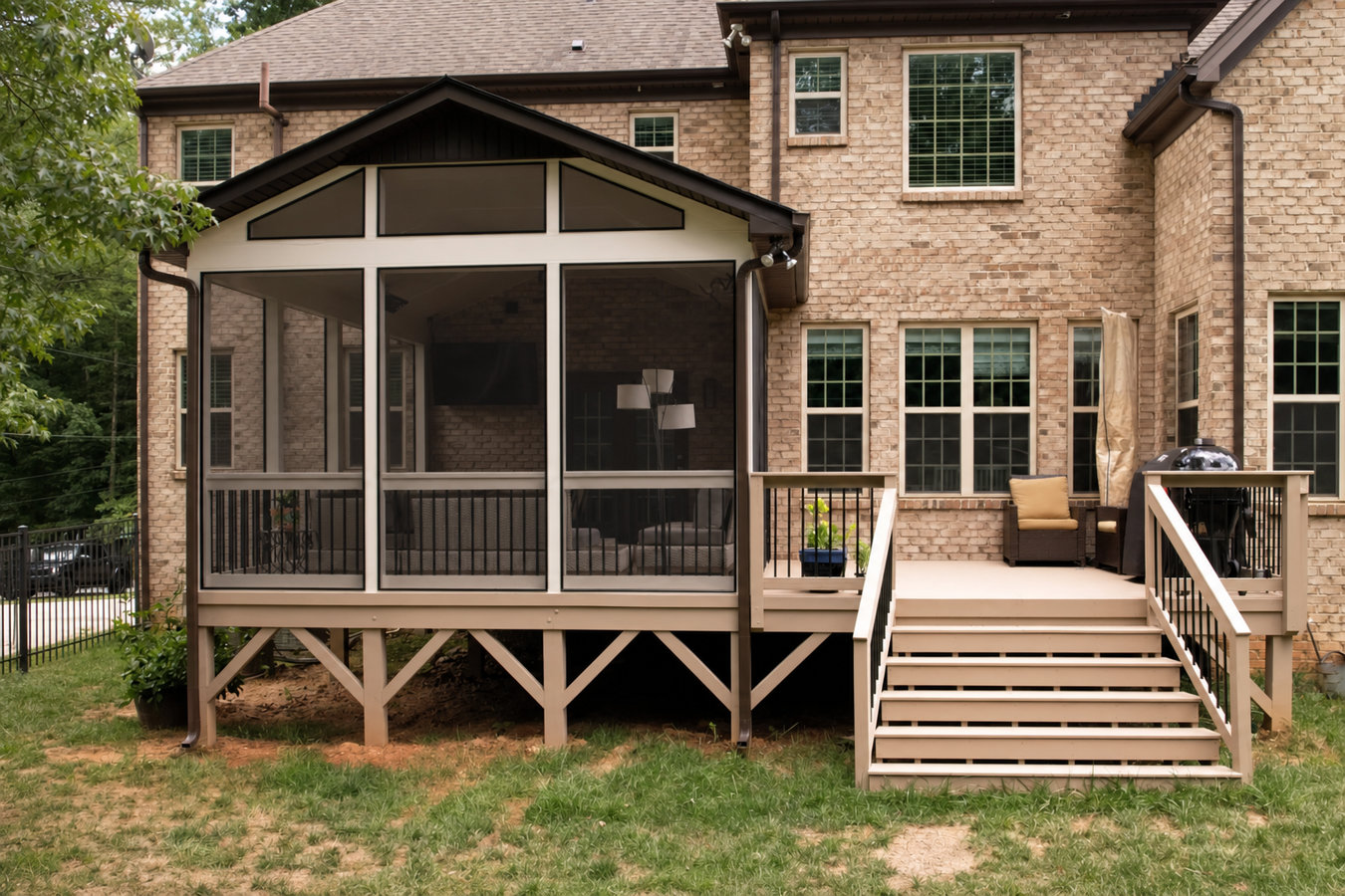 Screened-in porches and screened decks in Findlay, OH